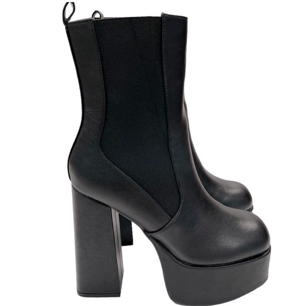 BAMBOO x Dolls Kill Matte Vegan Leather Platform Chelsea Boots - NWT